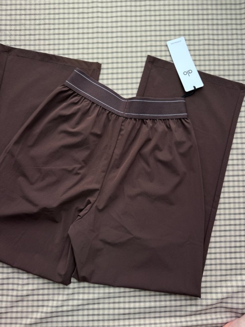 ALO Yoga Wide Leg Pants in Dark Brown - Picture 6 of 9